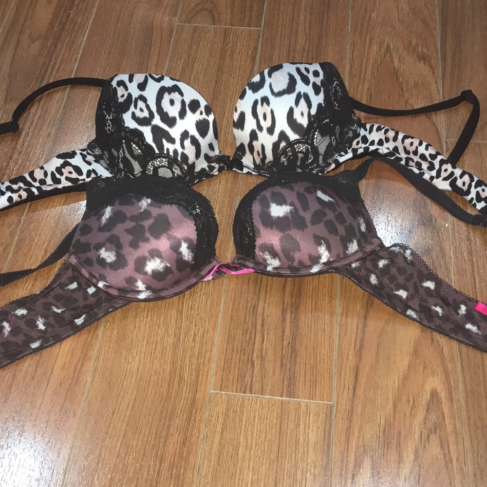 2 32B bras